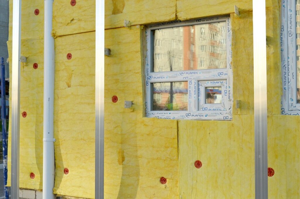 insulating a beehive for winter