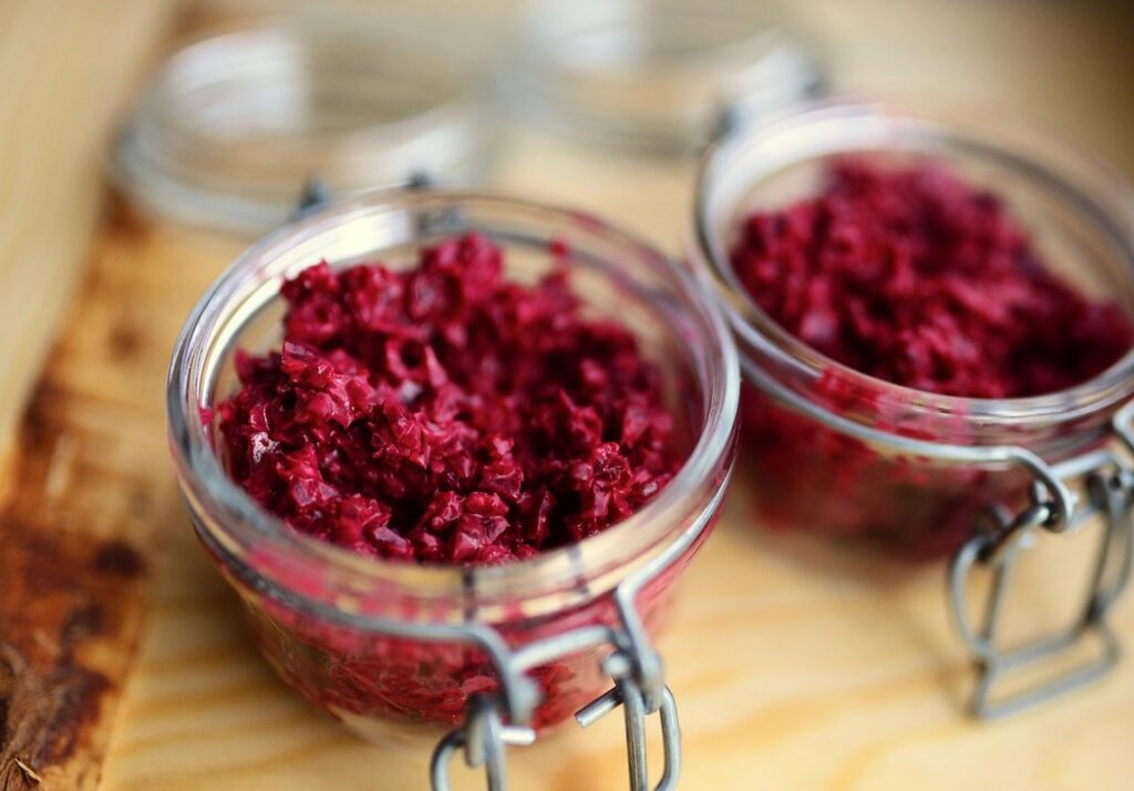 Mason jar feeder