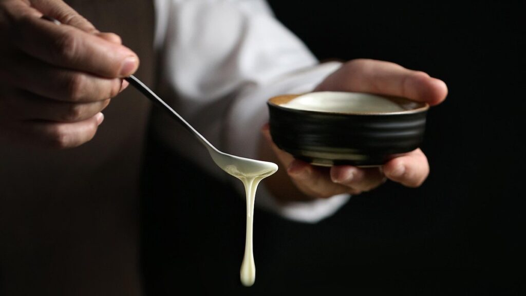 baking soda paste for bee stings
