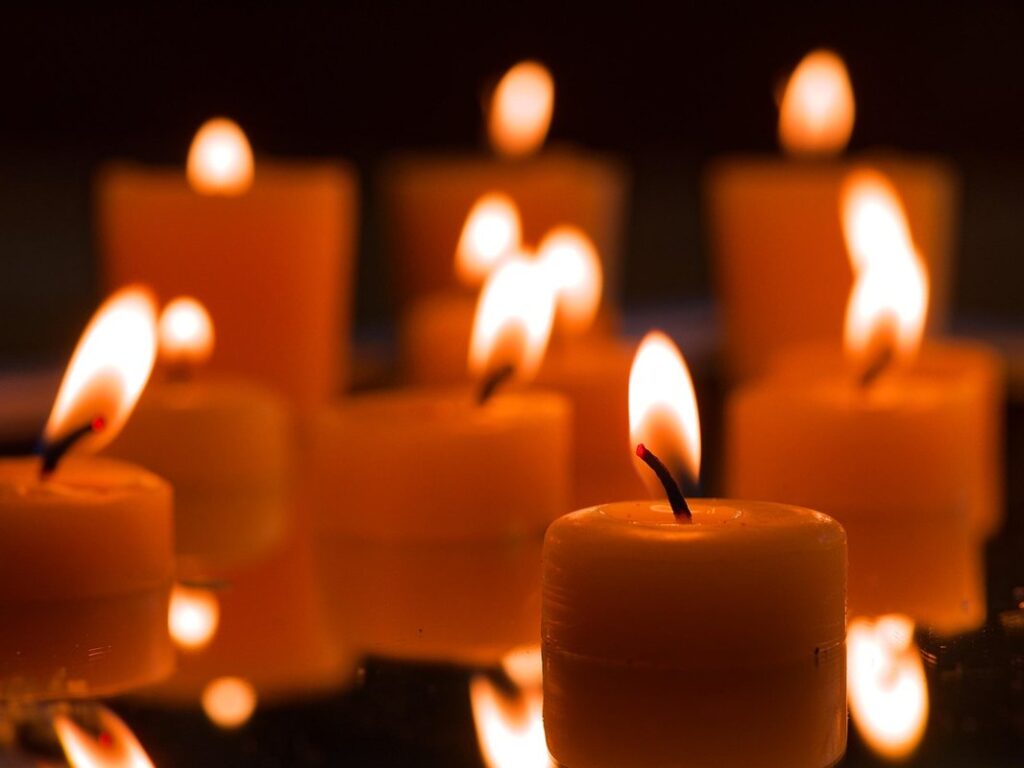 making beeswax candles