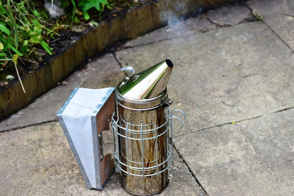 beekeeper smoker