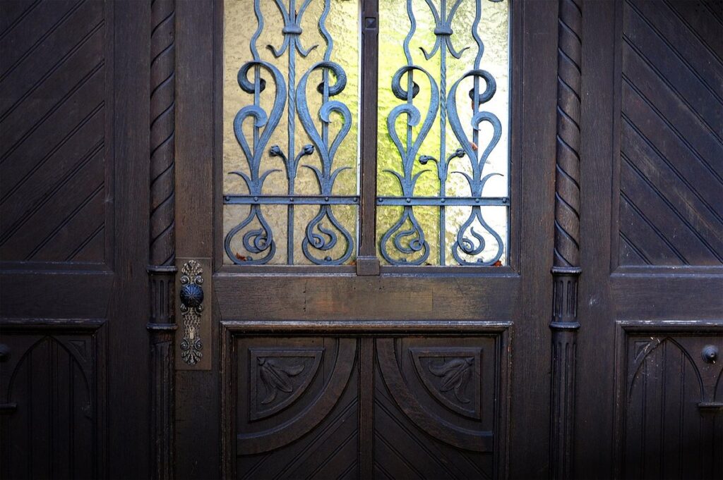 top entrance vs bottom entrance